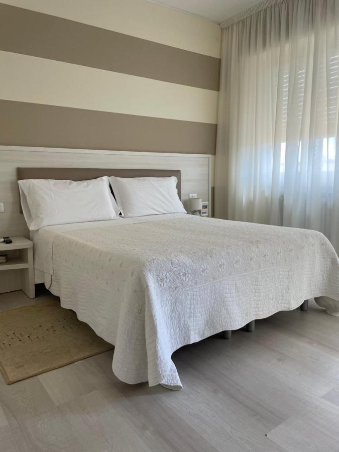 Locanda Kon Tiki Алассио Экстерьер фото